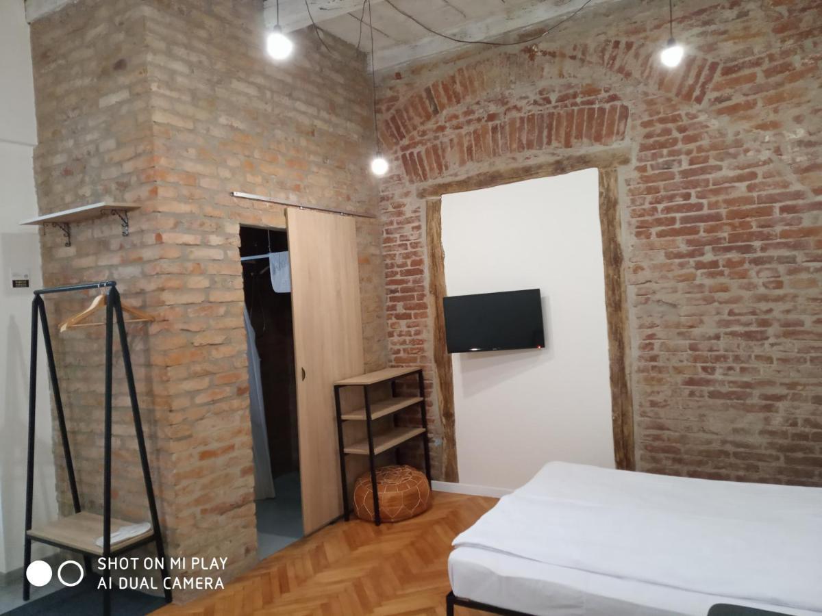 Gogol 14 Апартаменти В Історичному Центрі Міста Uschhorod Exterior foto