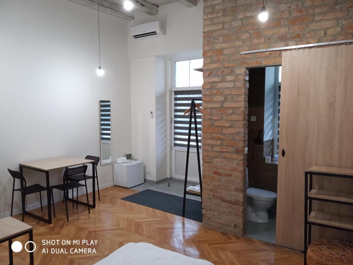 Gogol 14 Апартаменти В Історичному Центрі Міста Uschhorod Exterior foto