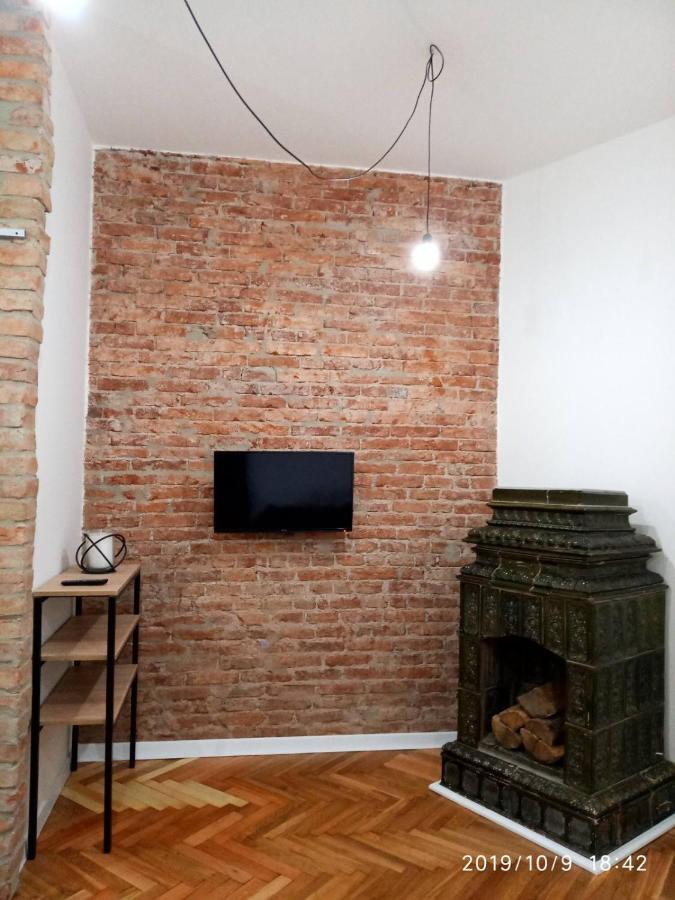 Gogol 14 Апартаменти В Історичному Центрі Міста Uschhorod Exterior foto